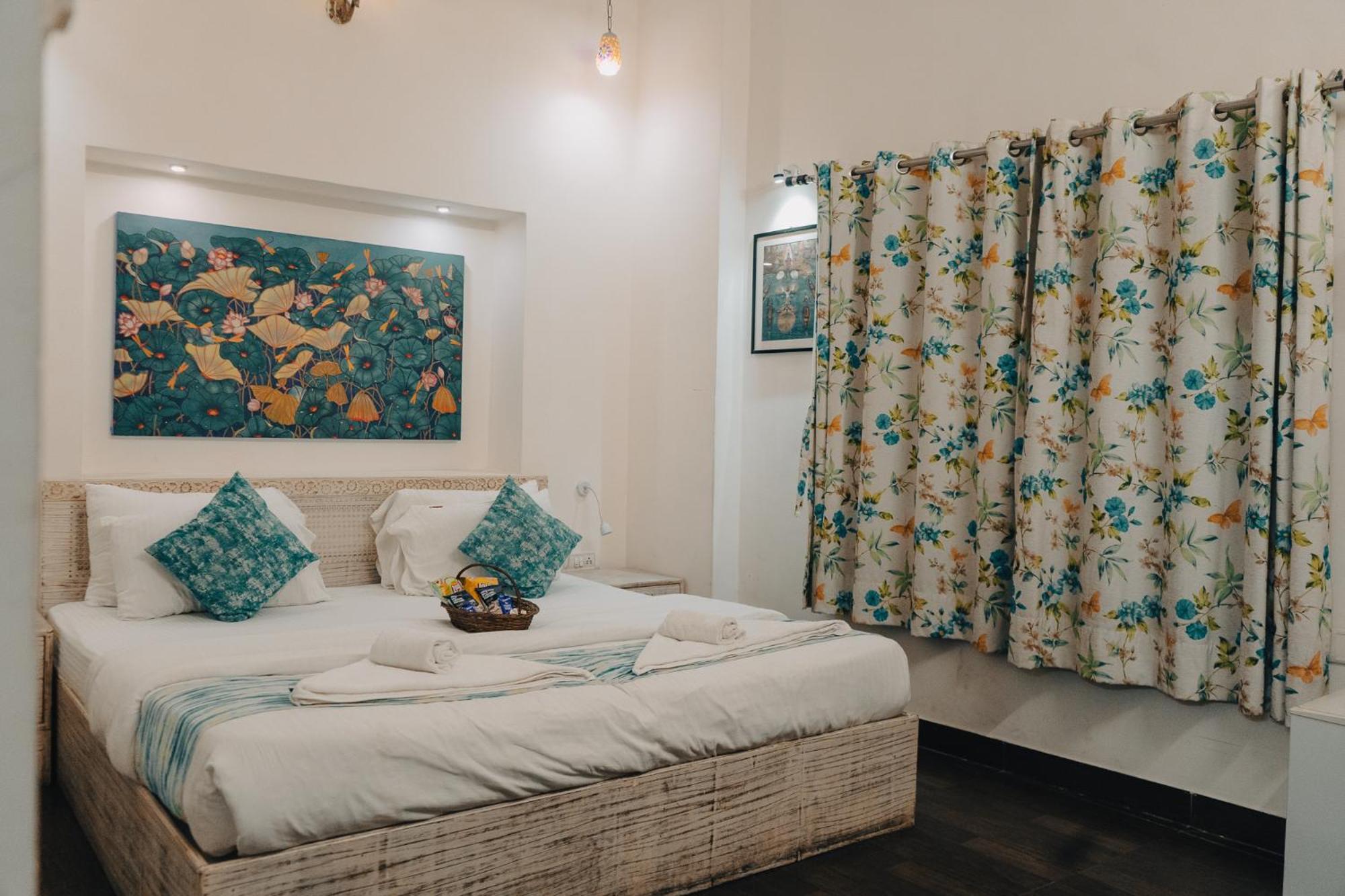 Safarnama - A Boutique